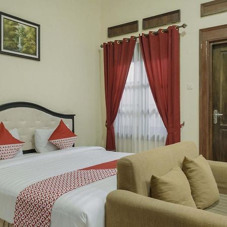 Oyo 804 Ndalem Maharani Guest House Jogyakarta Zewnętrze zdjęcie