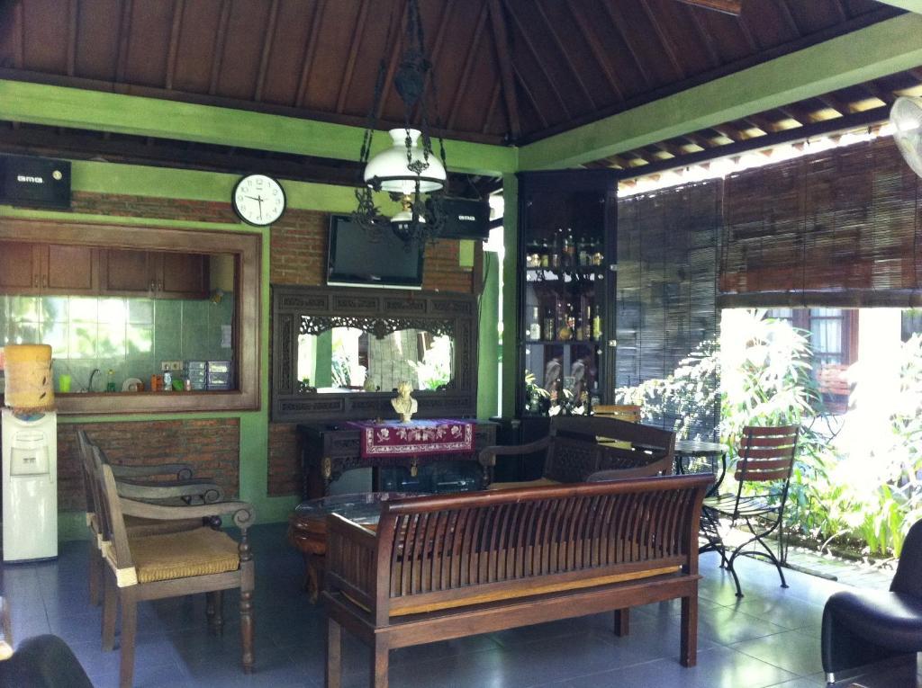 Oyo 804 Ndalem Maharani Guest House Jogyakarta Zewnętrze zdjęcie