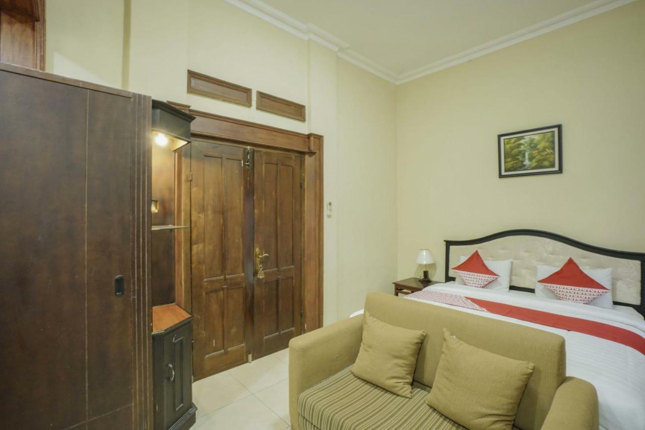 Oyo 804 Ndalem Maharani Guest House Jogyakarta Zewnętrze zdjęcie