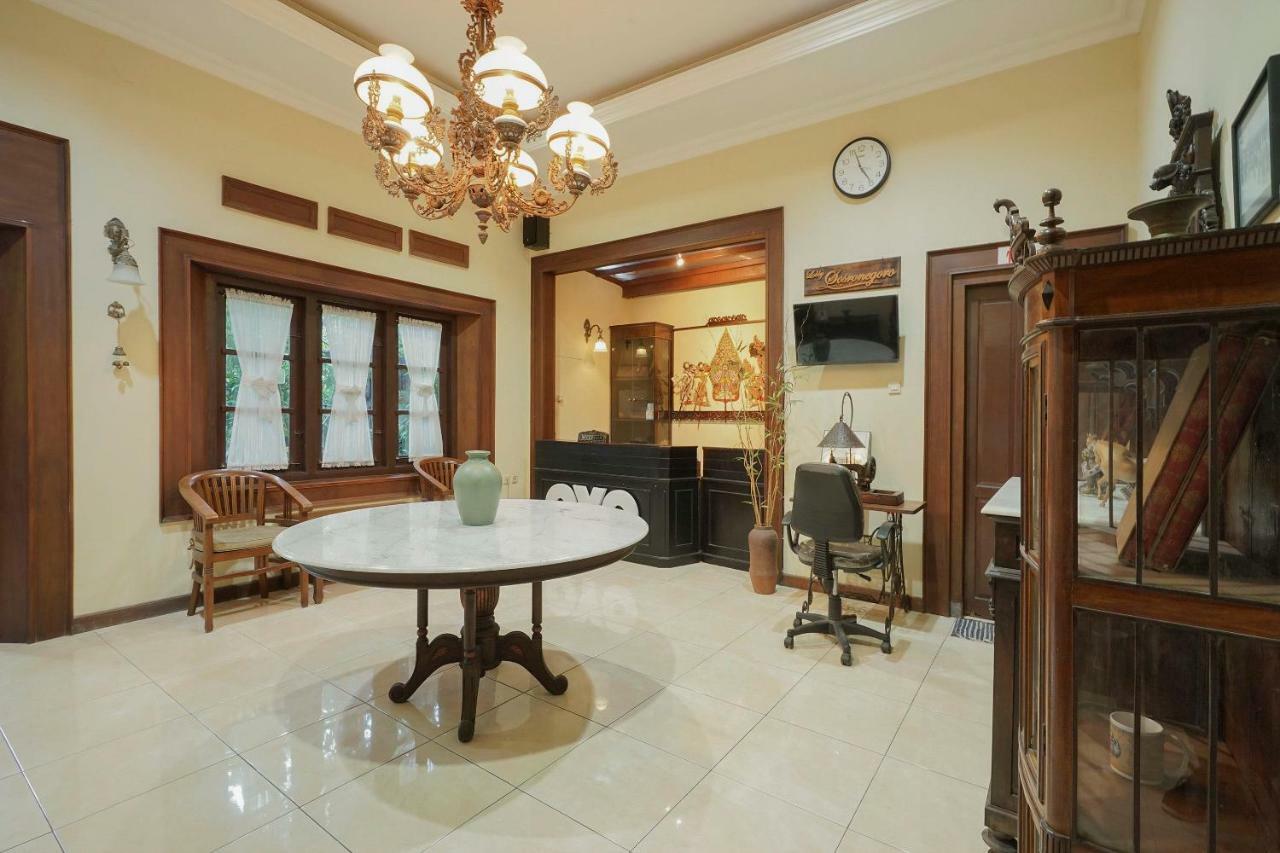 Oyo 804 Ndalem Maharani Guest House Jogyakarta Zewnętrze zdjęcie