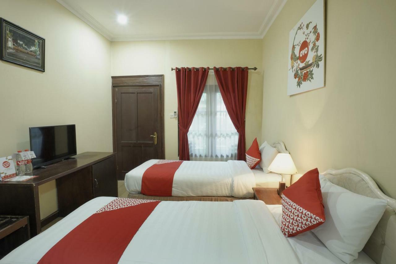 Oyo 804 Ndalem Maharani Guest House Jogyakarta Zewnętrze zdjęcie