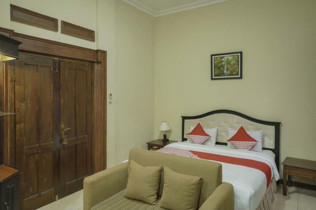 Oyo 804 Ndalem Maharani Guest House Jogyakarta Zewnętrze zdjęcie