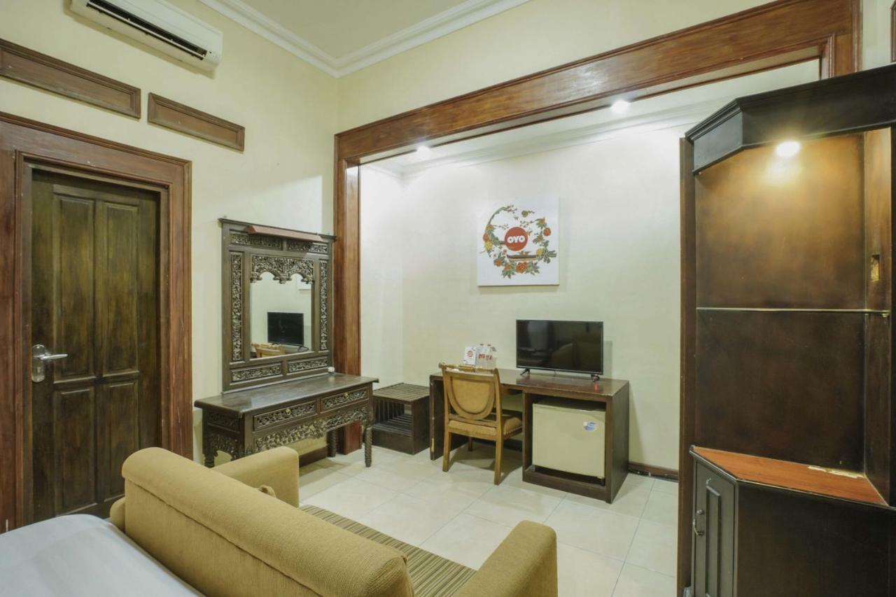 Oyo 804 Ndalem Maharani Guest House Jogyakarta Zewnętrze zdjęcie
