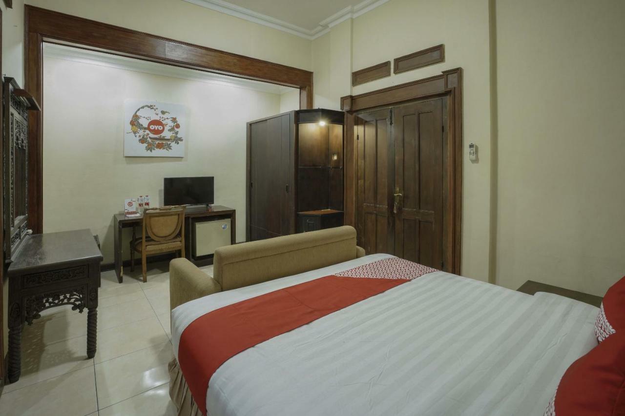 Oyo 804 Ndalem Maharani Guest House Jogyakarta Zewnętrze zdjęcie